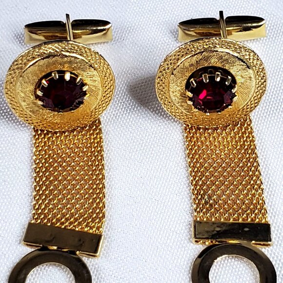 Vintage Gold Tone Mesh Wrap Around Red Faceted Rhinestone Cuff Links - Picture 4 of 12